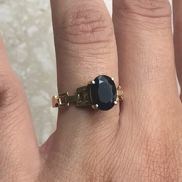 Sapphire Yellow Gold Modern Vintage Ring - Picture 4 of 11